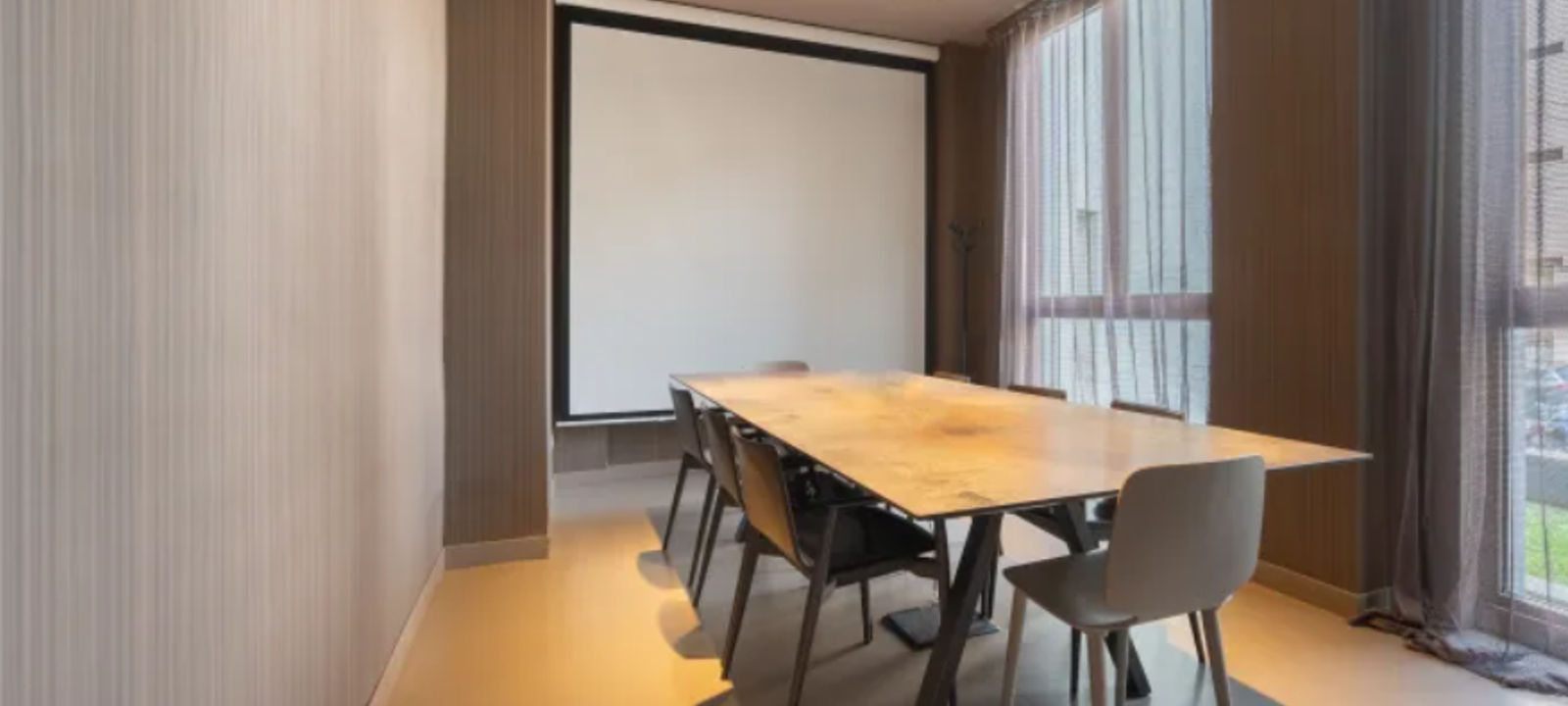 41 Hutchins Dr, Portland - Image 1