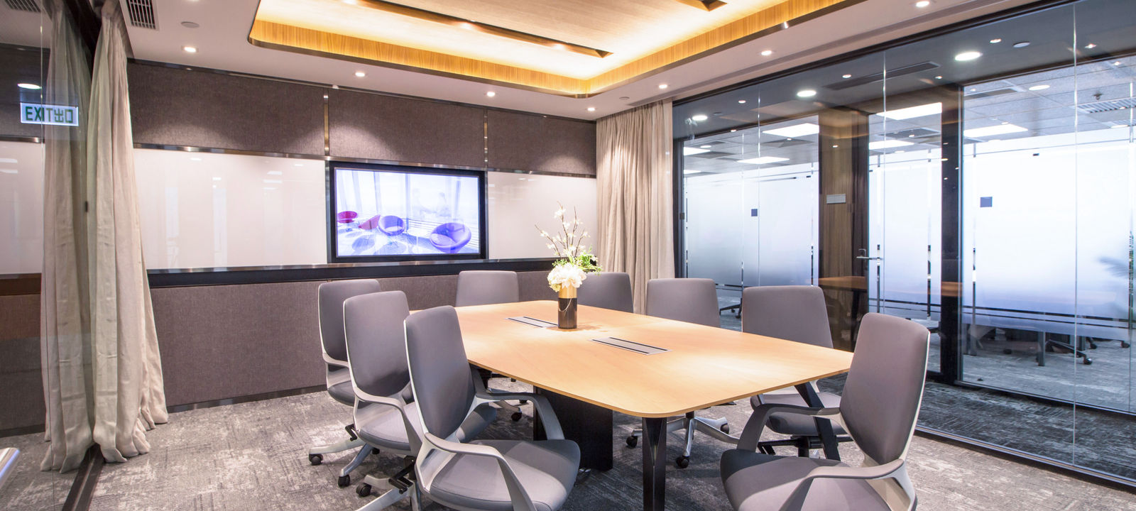 111 Connaught Road Central, Sheung Wan - Image 1