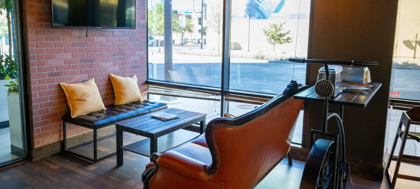 2201 Main St, Dallas - Image 1