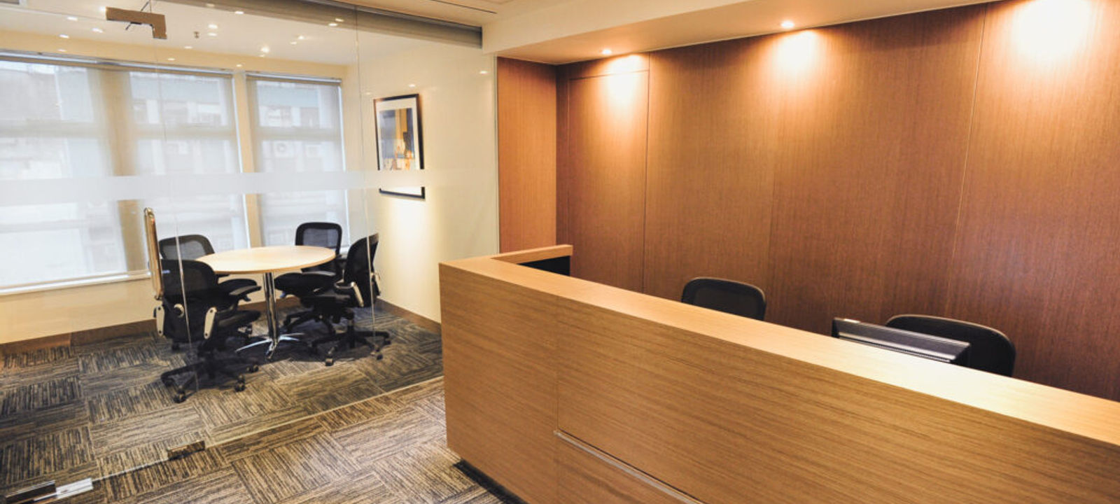 70 Queen's Road Central, Central - Image 1