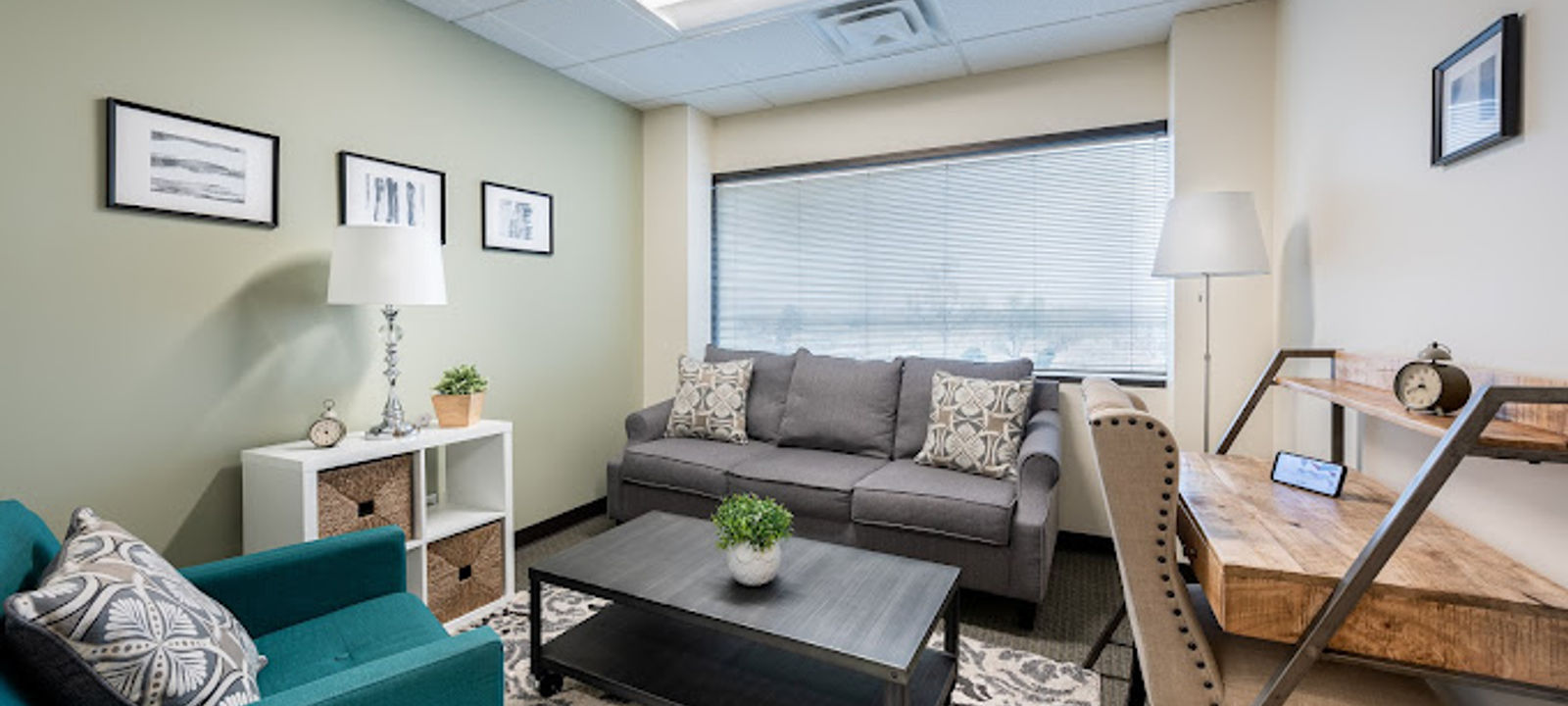 3401 Quebec St, Denver - Image 1