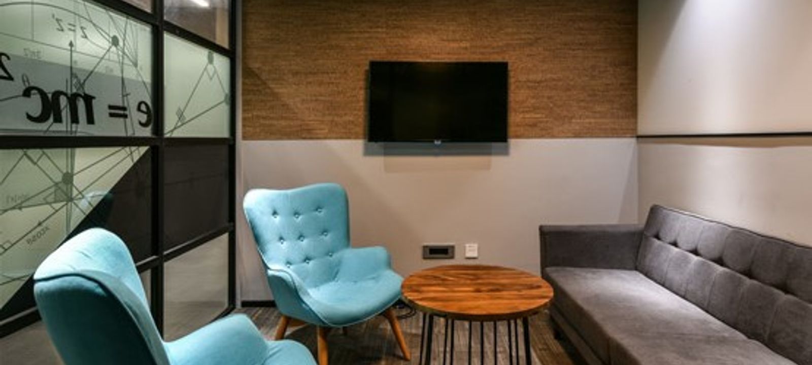 St Mark's Rd, Bengaluru - Image 1