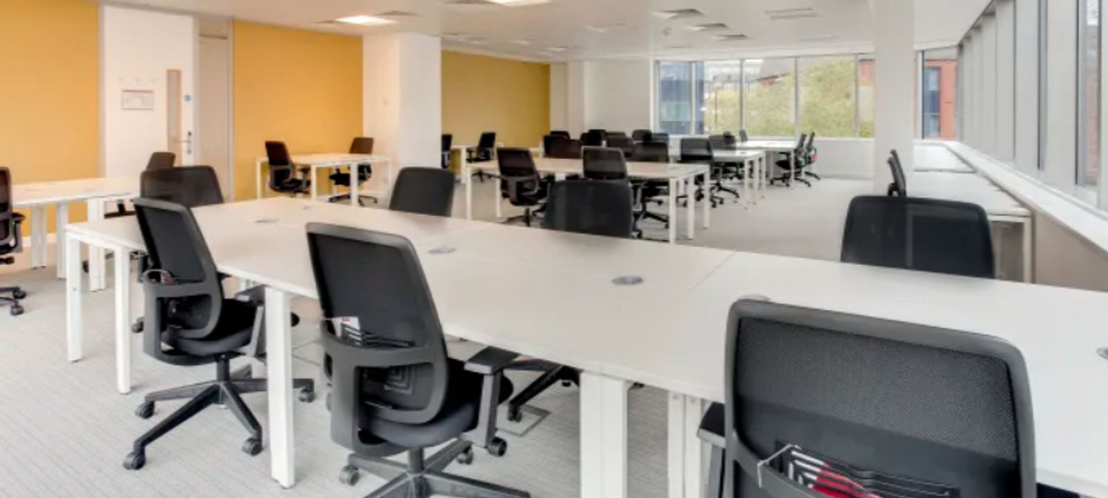 14 Sinter-goedeleplein, Brussels - Image 1