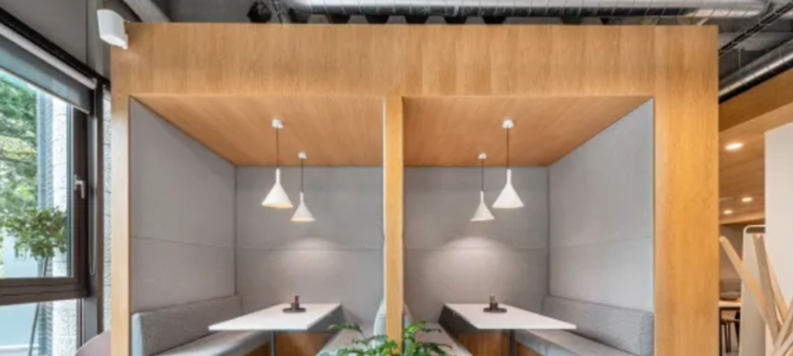 1870 W Winchester Rd, Libertyville - Image 1