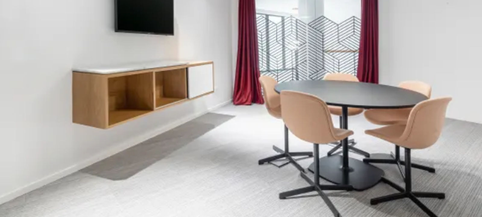 1870 W Winchester Rd, Libertyville - Image 1