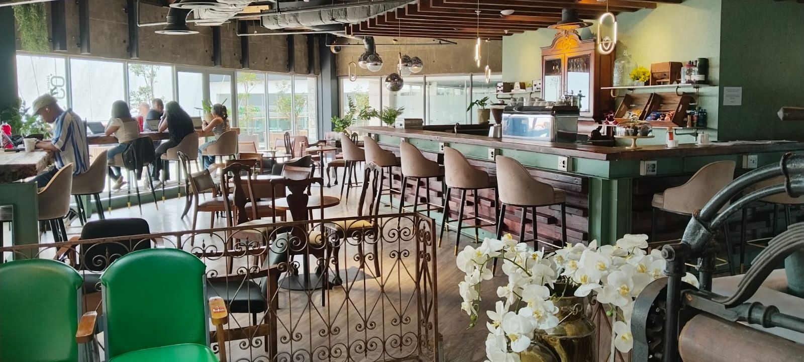 177 Oxford Road, Rosebank - Image 1