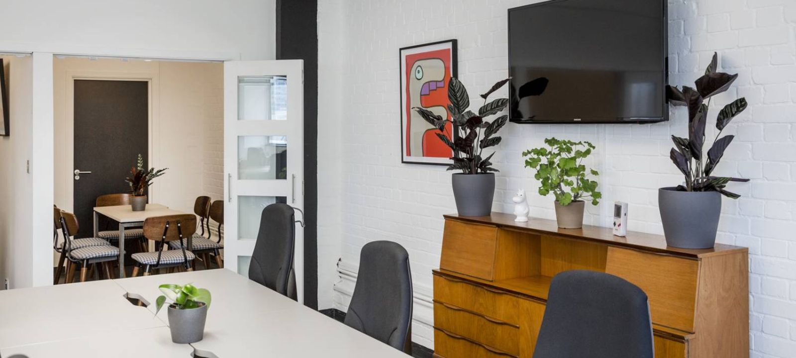 27-33 Bethnal Green Road, Shoreditch - Image 1