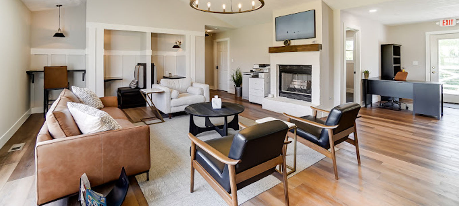 15 Commercial Way, Springboro - Image 1