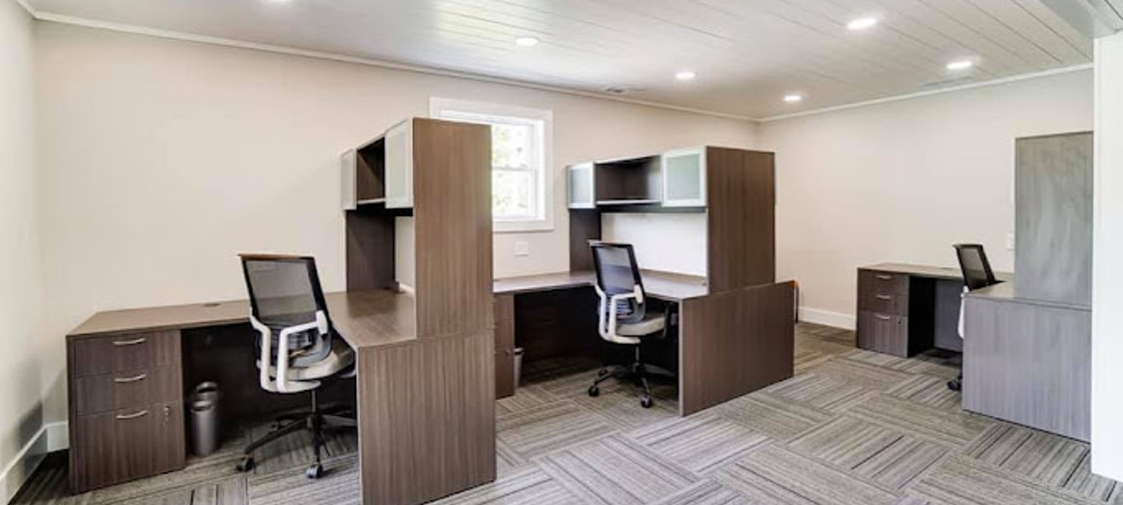 15 Commercial Way, Springboro - Image 1