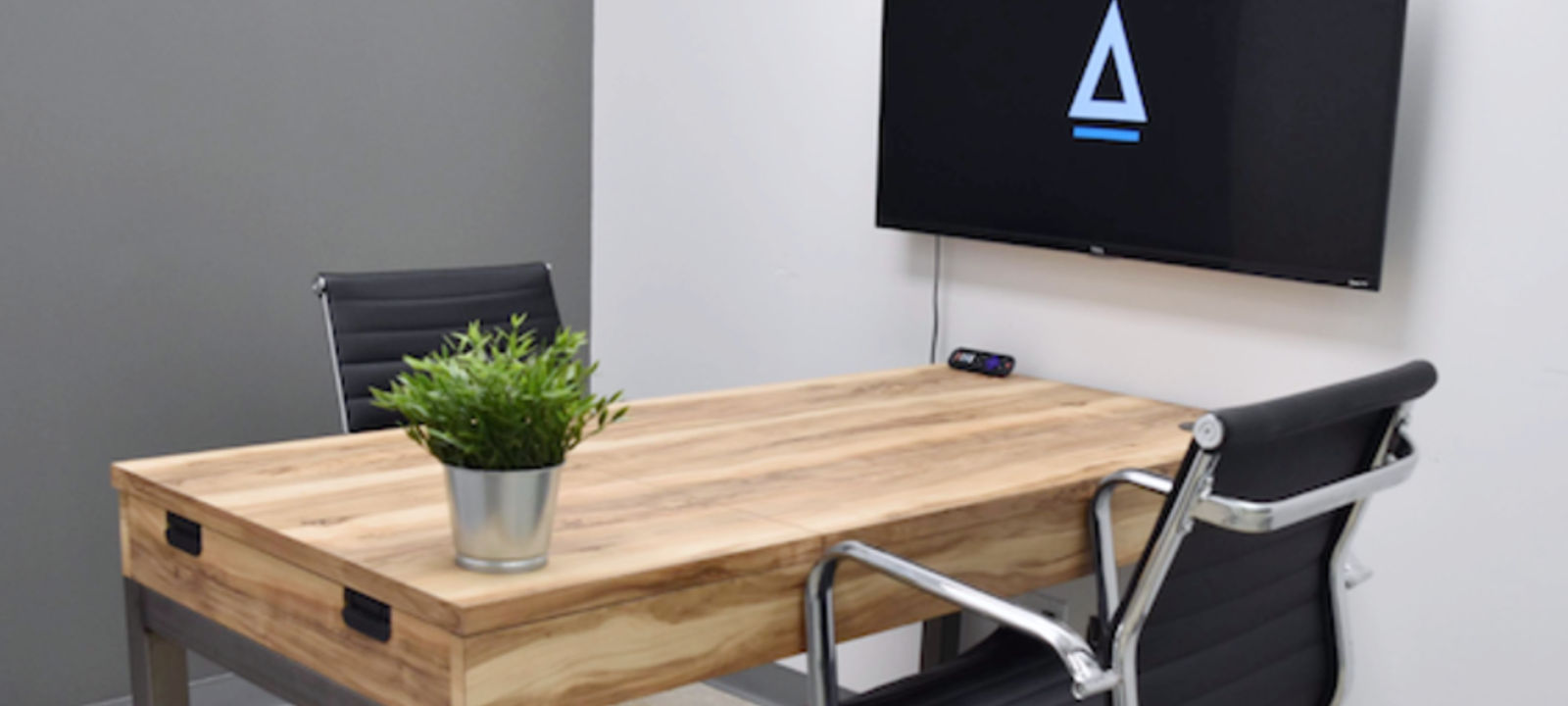 777 Guelph Line, Burlington - Image 1