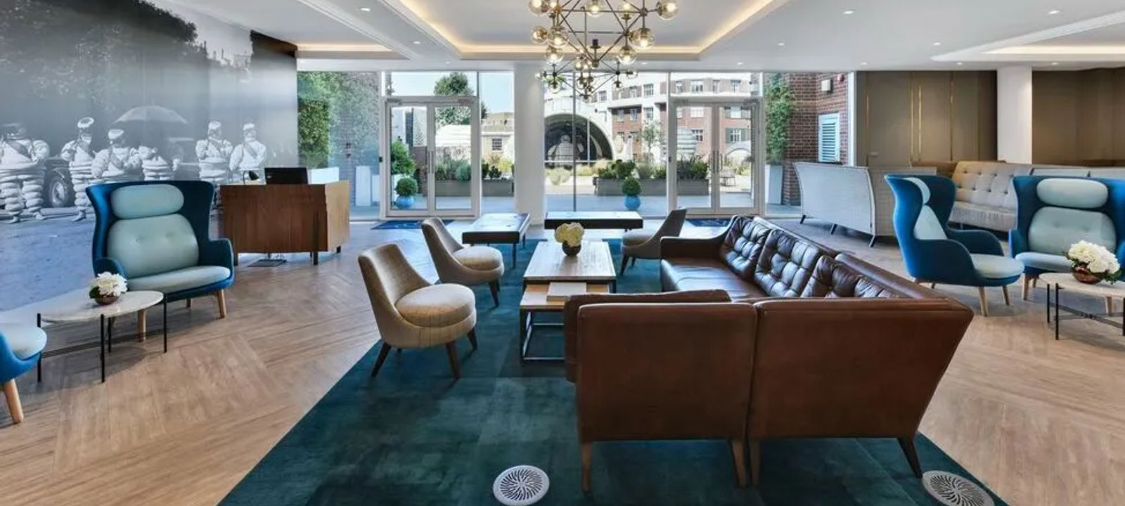 81 Fulham Rd, Chelsea - Image 1