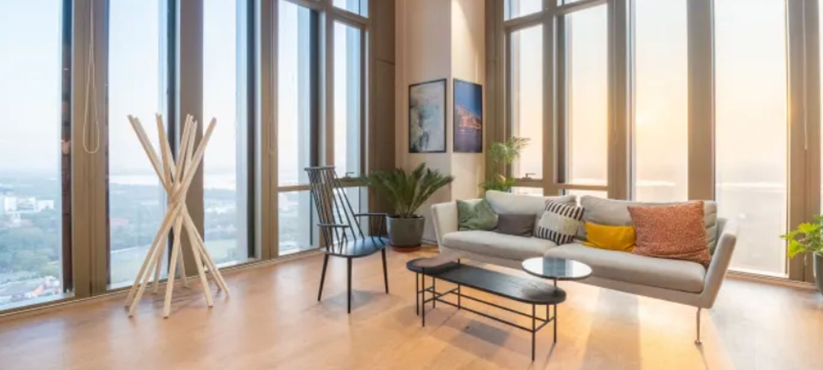 111 Simcoe Street N, Oshawa - Image 1