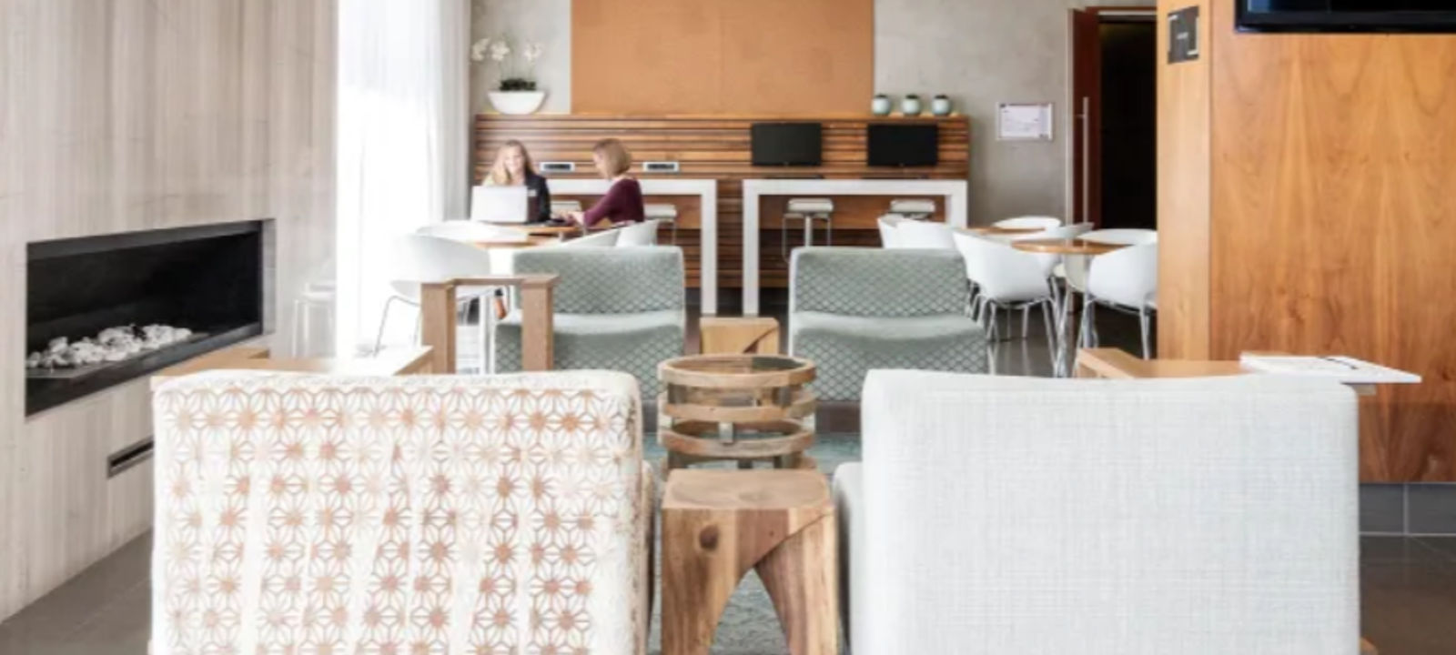 111 Simcoe Street N, Oshawa - Image 1