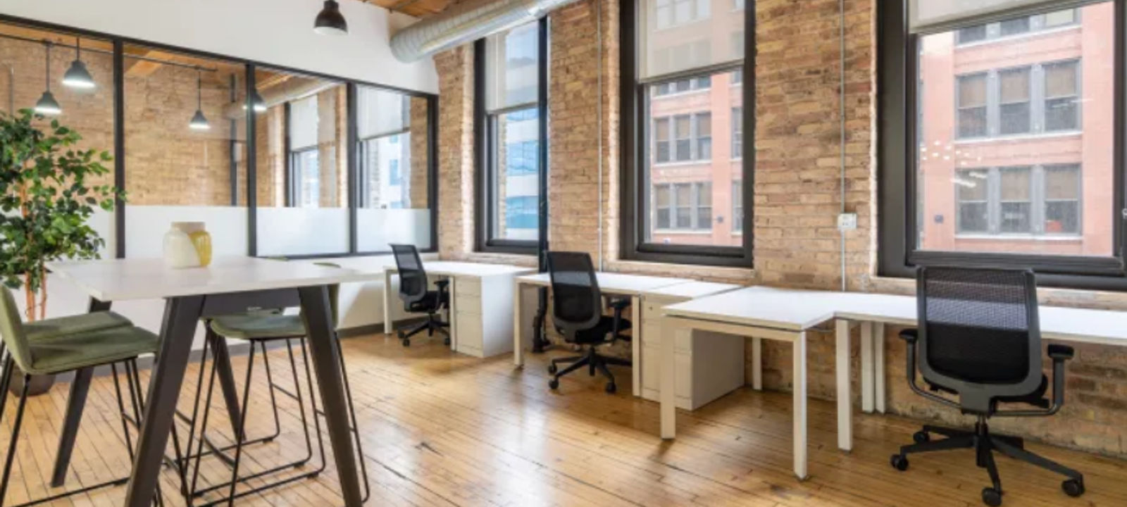 111 Simcoe Street N, Oshawa - Image 1