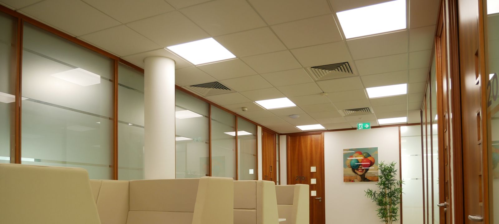 5 Oaks Court Warwick Road, Borehamwood - Image 1