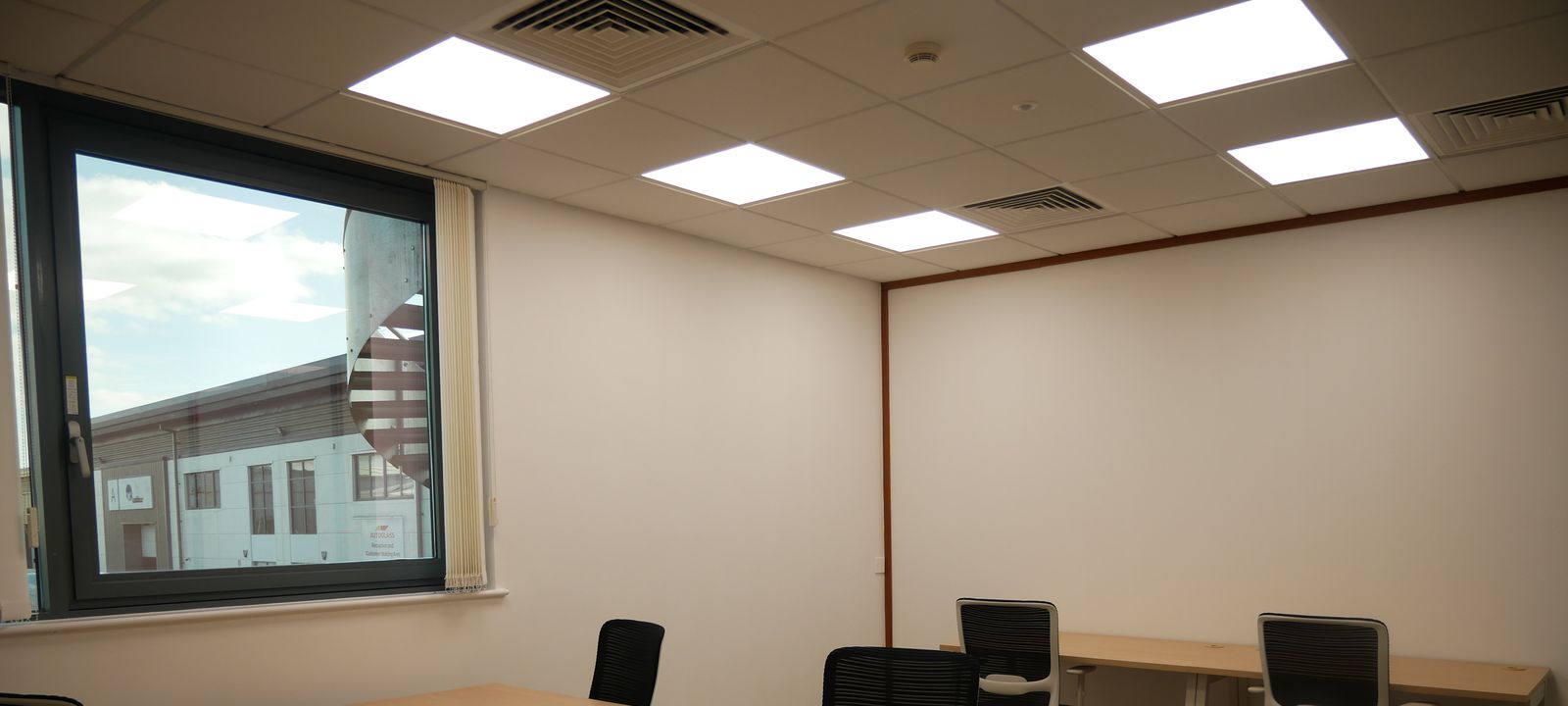 5 Oaks Court Warwick Road, Borehamwood - Image 1