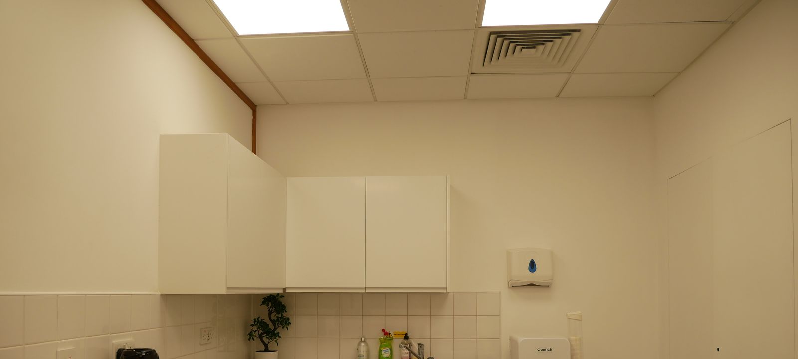 5 Oaks Court Warwick Road, Borehamwood - Image 1