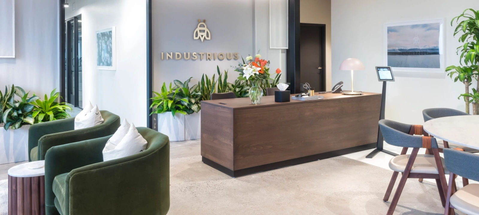 3424 Peachtree Road Ne, Atlanta - Image 1