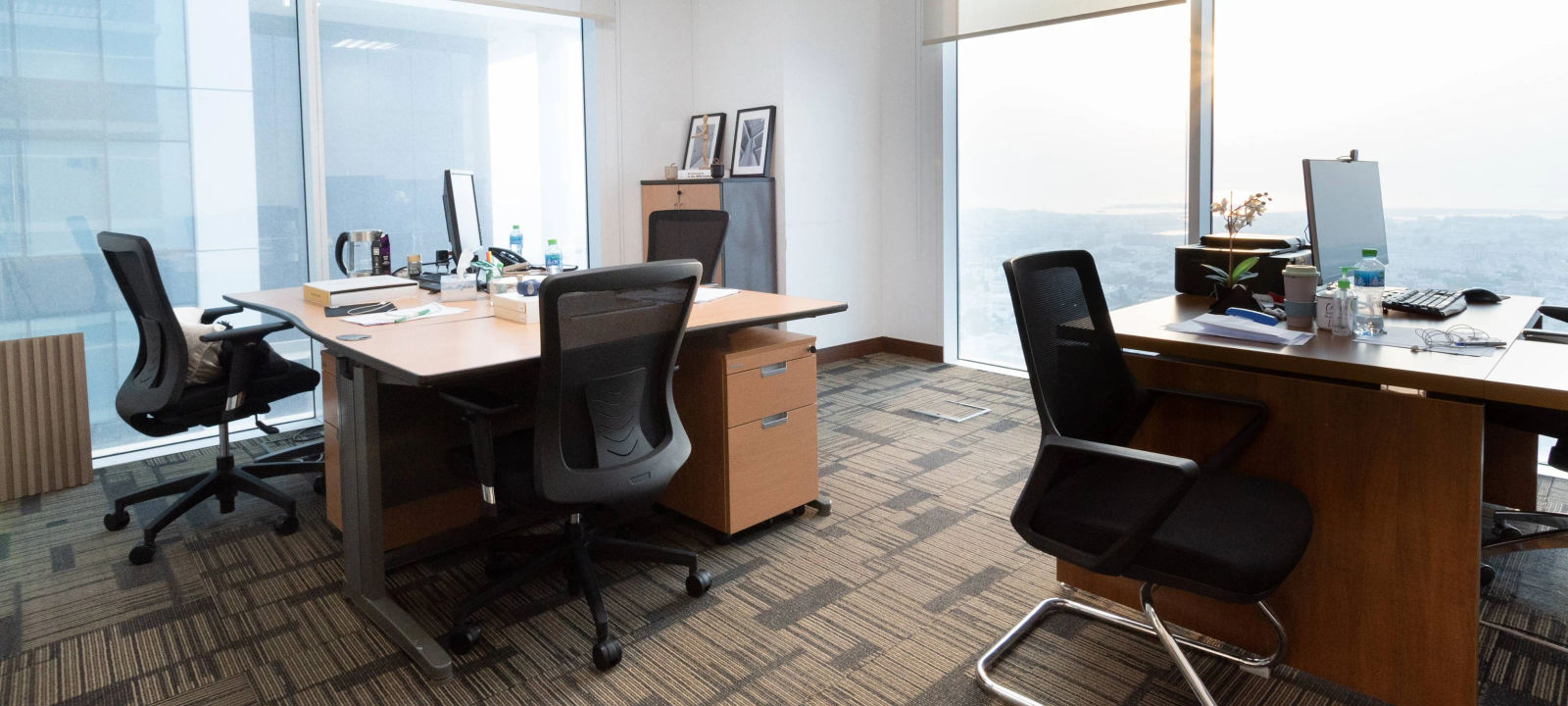 Single Business Tower - Business Bay, Dubai - Image 1