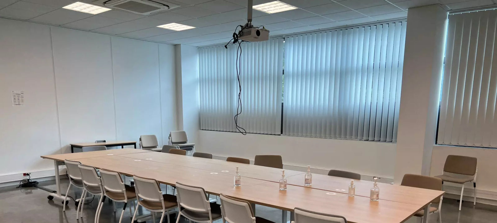 1 Sq Benjamin Franklin, Montigny-le-bretonneux - Image 1