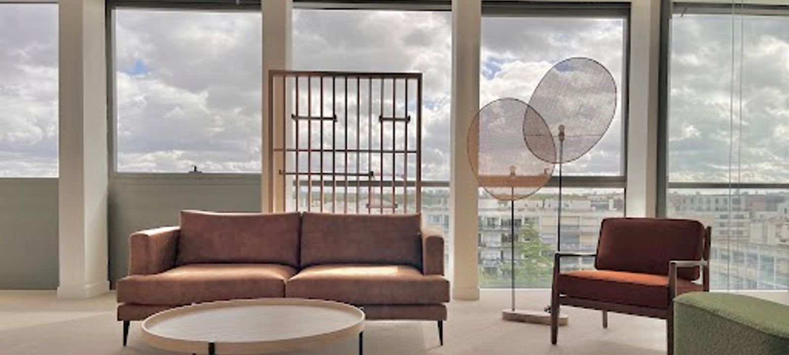 42 Rue Rouget De Lisle, Suresnes - Image 1