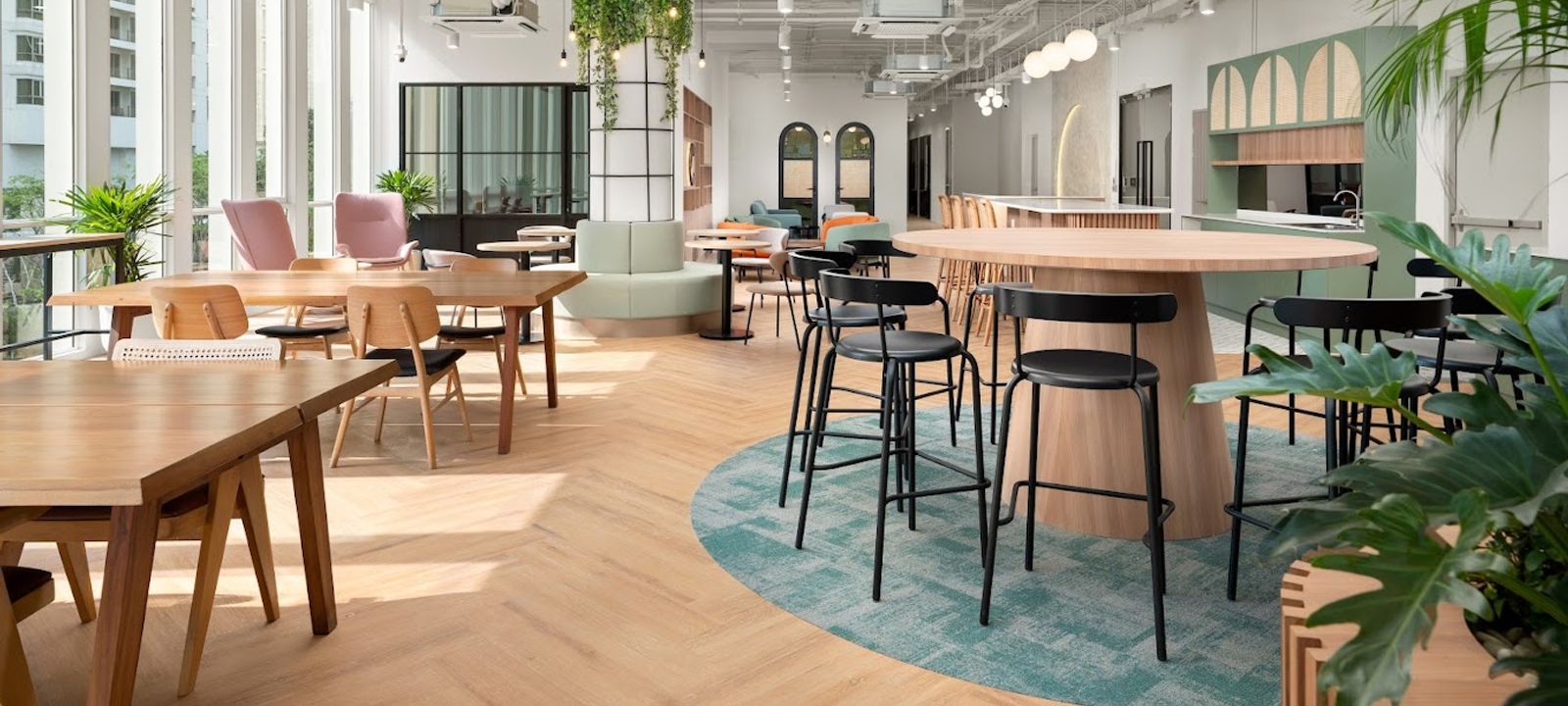 Phloen Chit Road Lumphini, Bangkok - Image 1