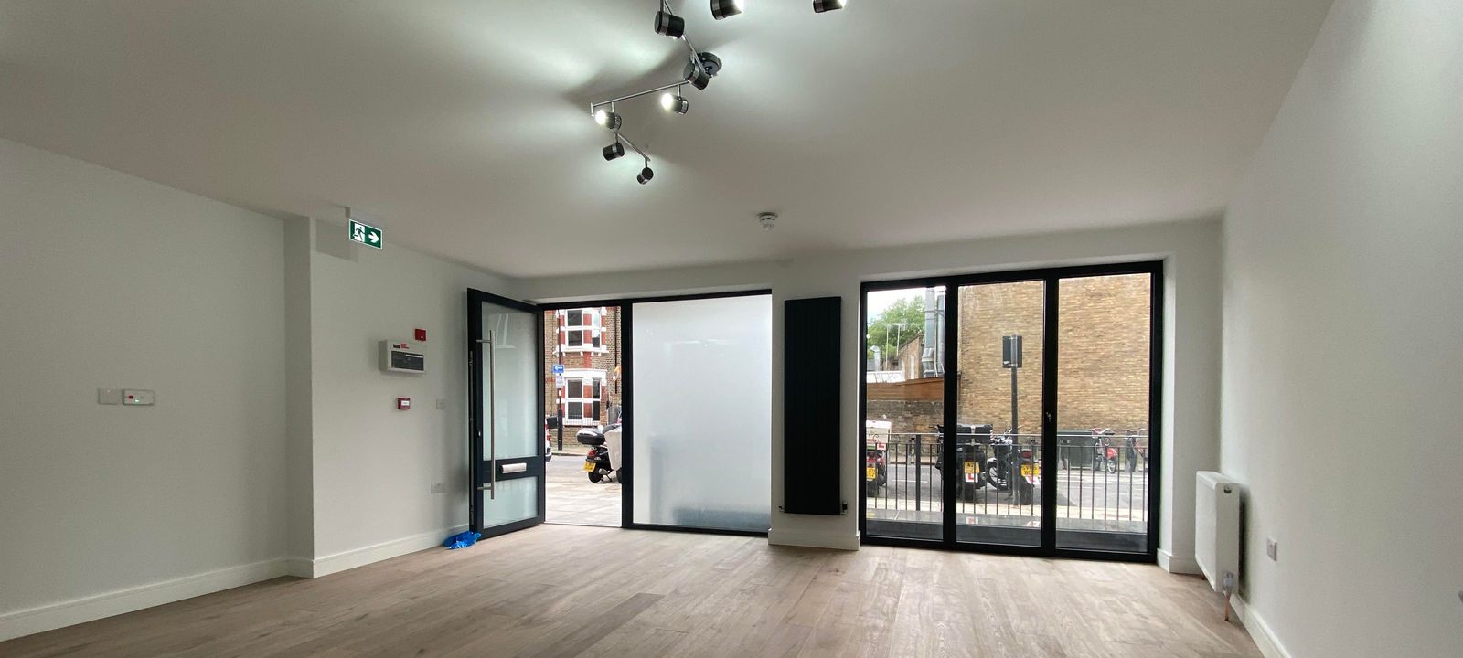 1B Beryl Road, Hammersmith - Image 1