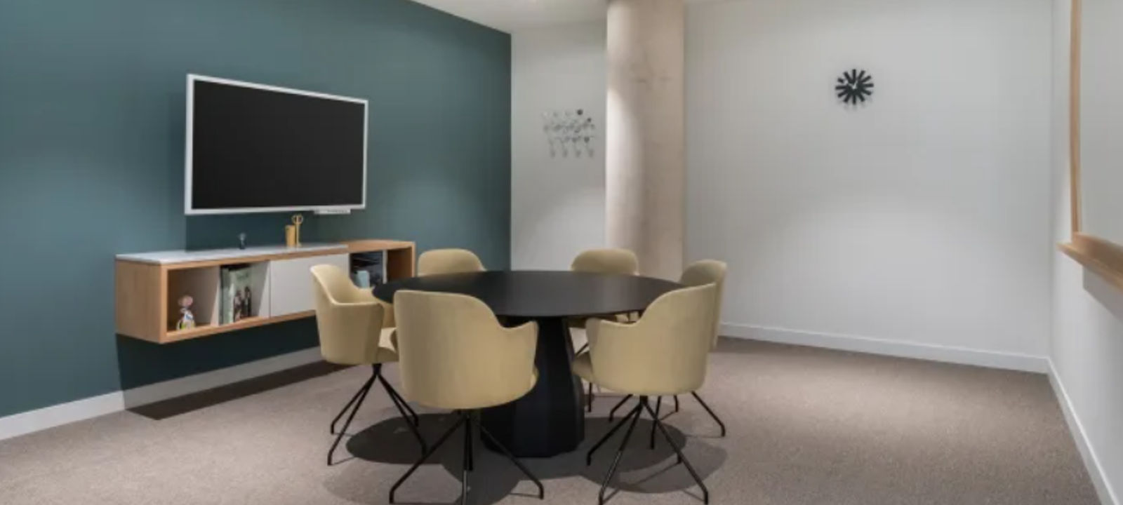 863 Massachusetts Avenue 863 Massachusetts Avenue, Indianapolis - Image 1