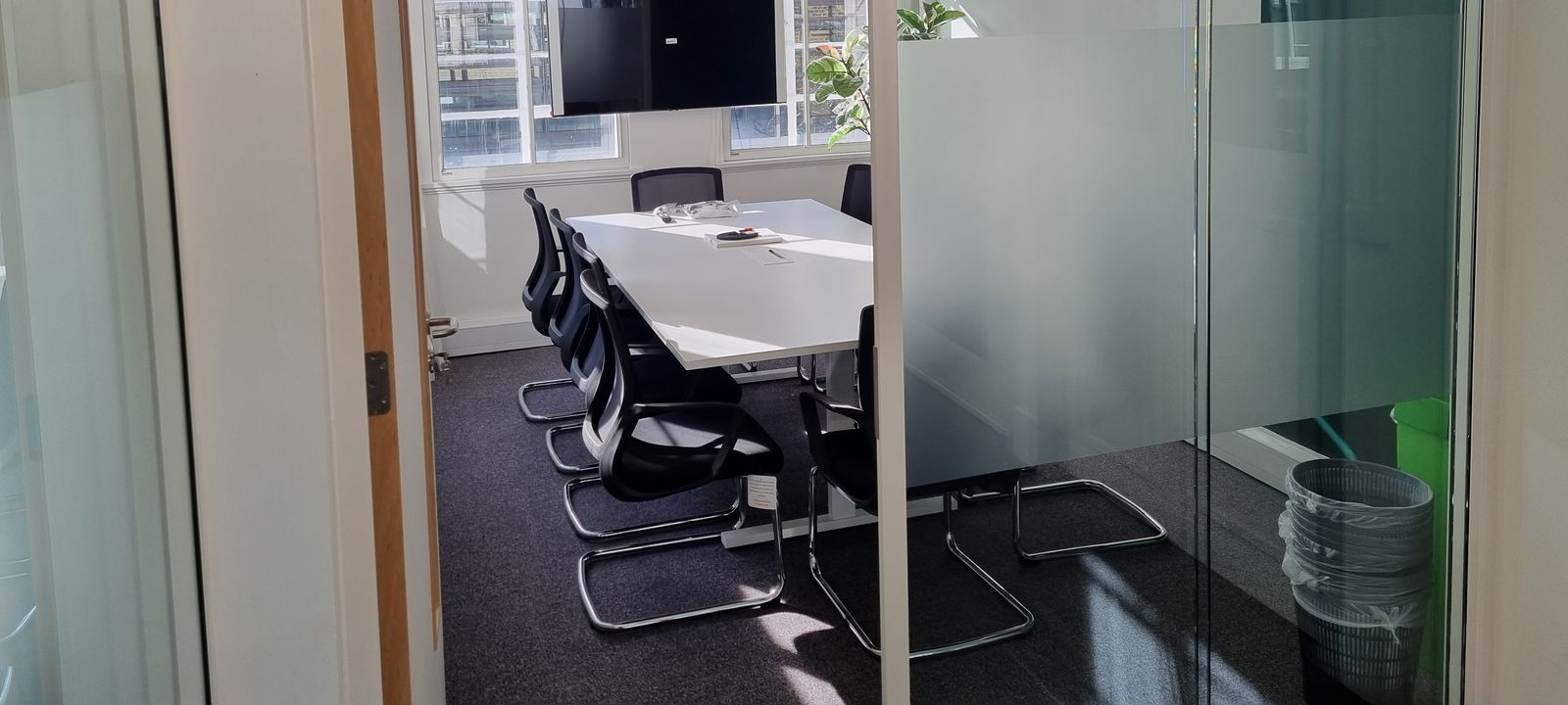 351 Oxford St, London - Image 1