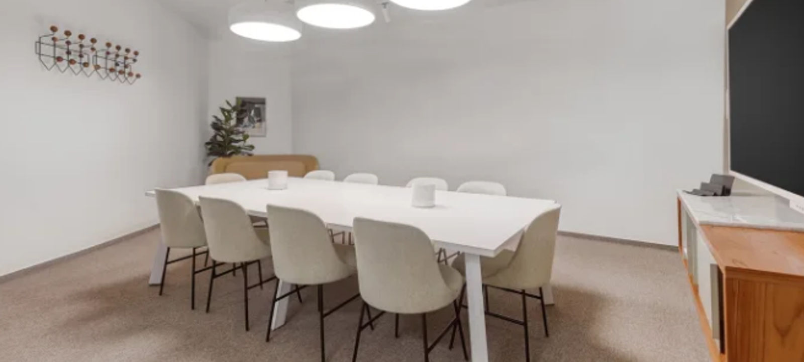 10-05 Boulevar Rafael Landivar, Guatemala - Image 1