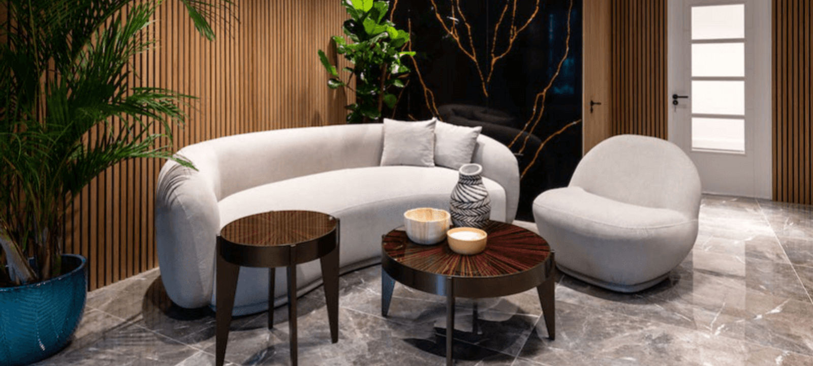 7 Hertford St, London - Image 1