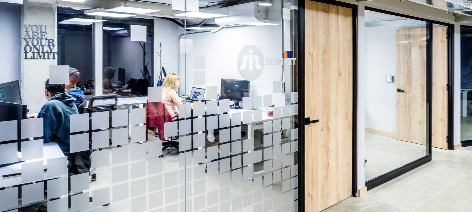 Calle 8 #43c - 68 El Poblado, Medellín - Image 1