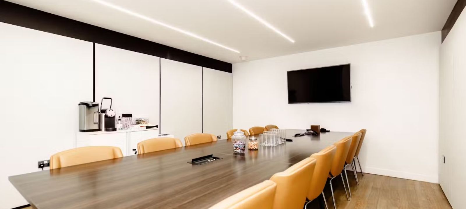 32 Threadneedle St, London - Image 1