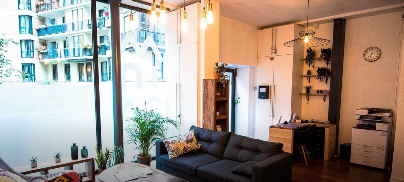 48 Rue Joseph De Maistre, Paris - Image 1