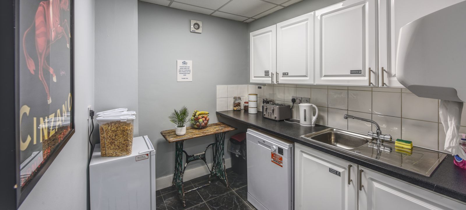 30 Worthing Road, West Sussex - Image 1