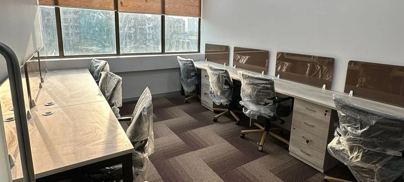 4 Person Private Office at Rani Sati Rd Malad Shantivan Society Raheja ...
