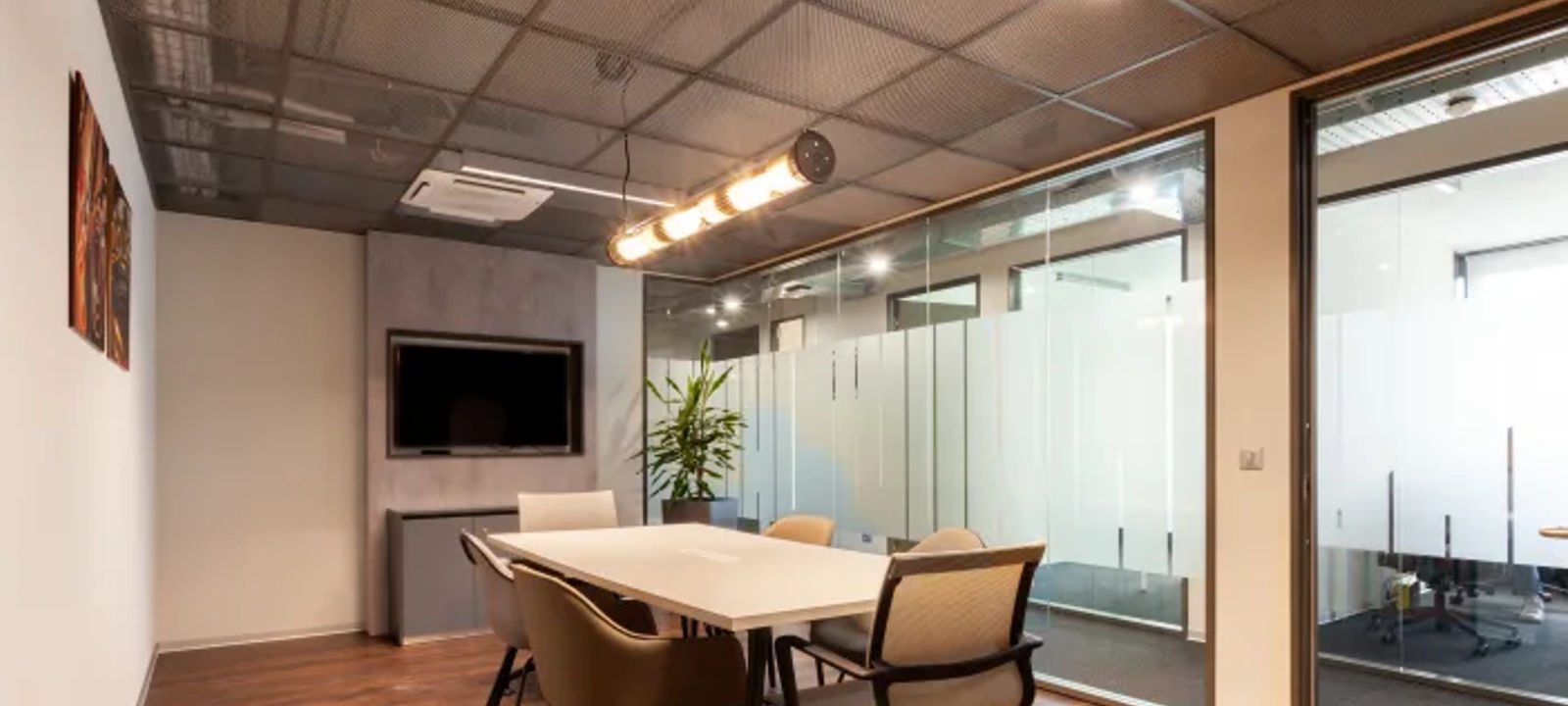 16 Northumberland Ave, London - Image 1