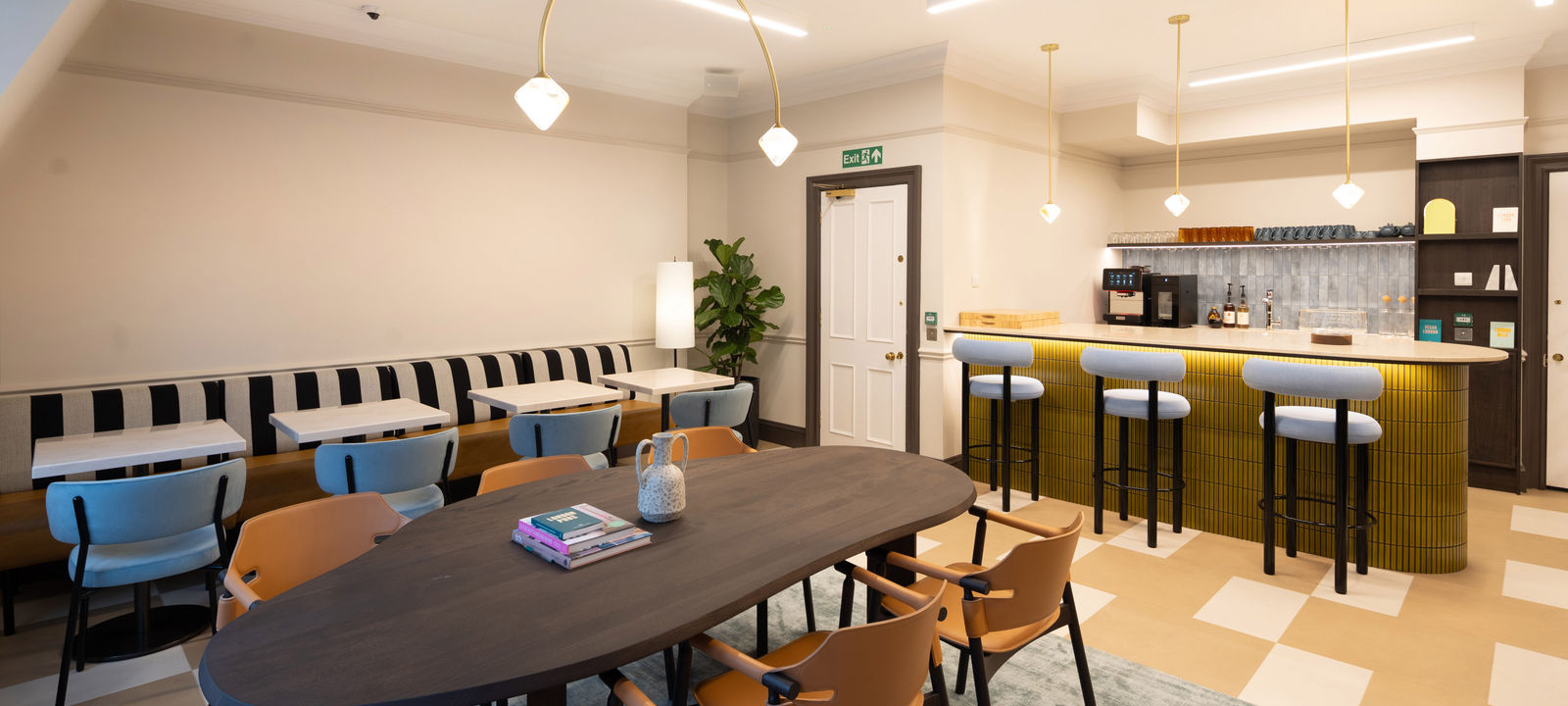 146 Buckingham Palace Rd, Greater London - Image 1