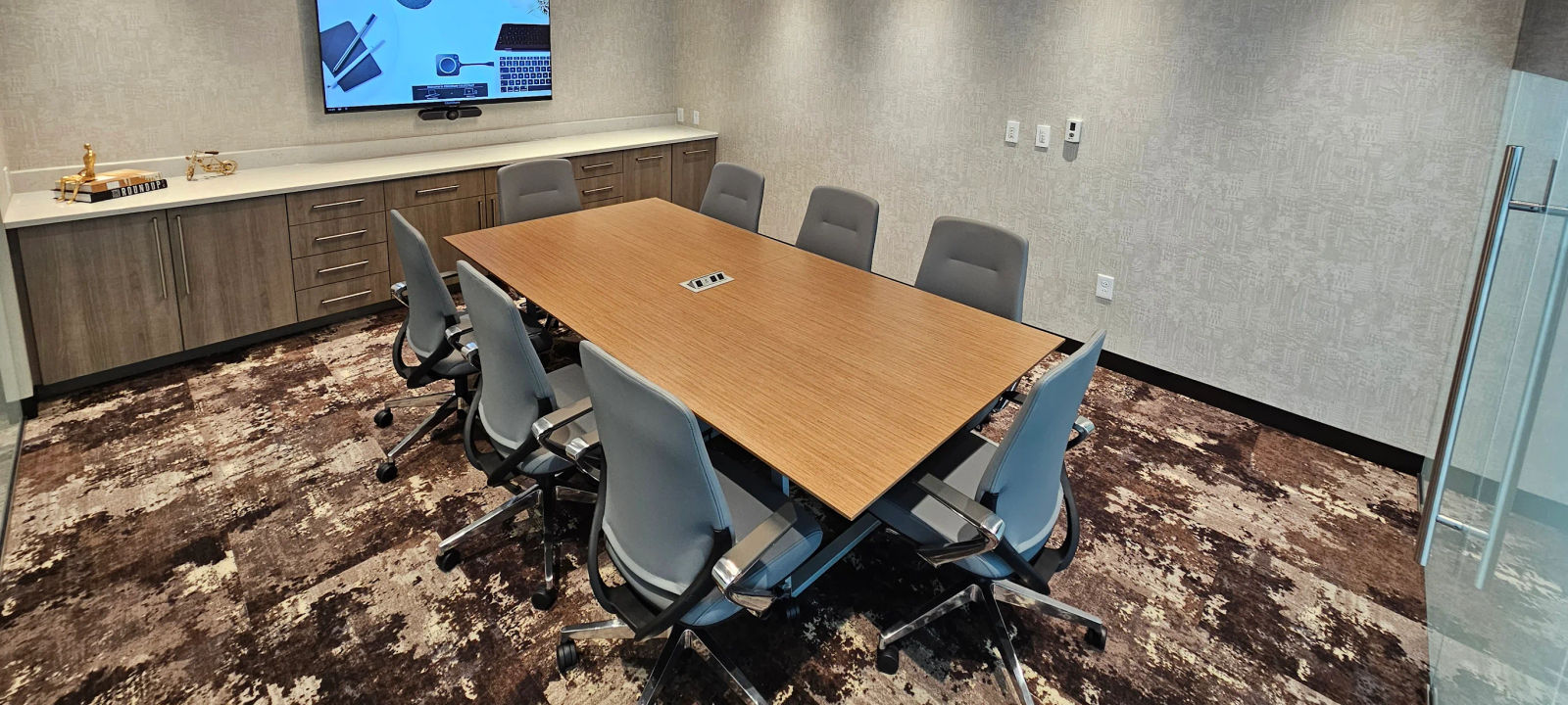 555 Belaire Ave, Chesapeake - Image 1