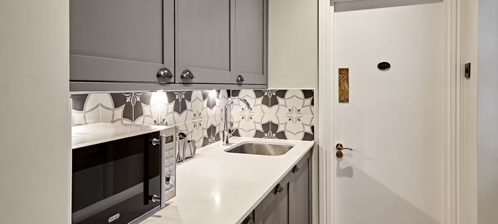 8-9 Percy Street, Fitzrovia - Image 1