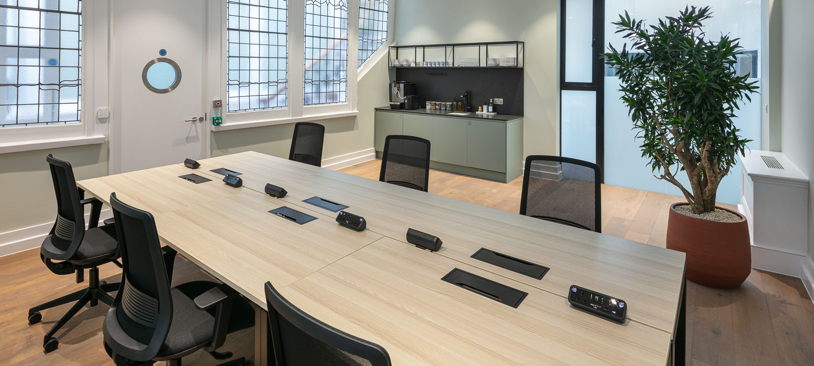 42 Portland Pl, London - Image 1