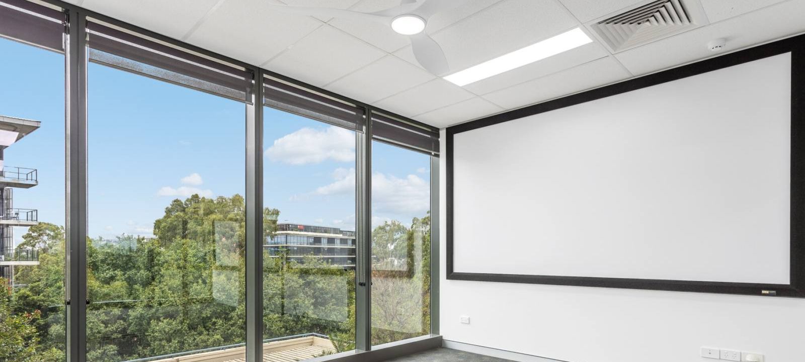 20 Lexington Drive, Bella Vista - Image 1