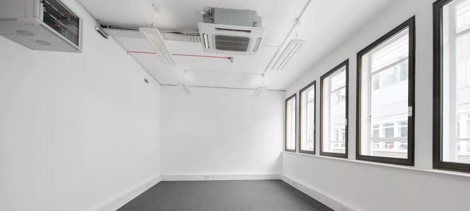 Great West Road, Brentford - Image 1