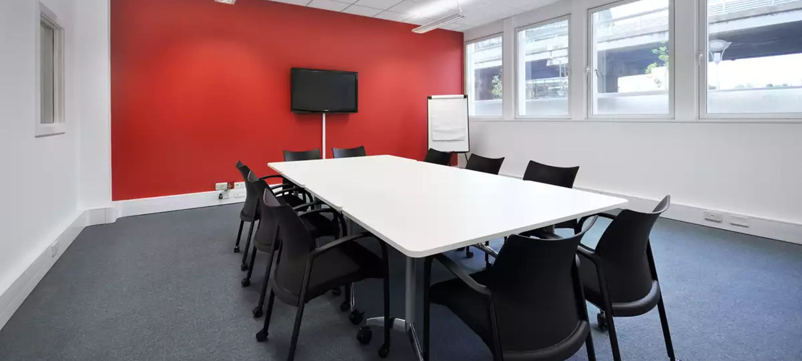 Great West Road, Brentford - Image 1