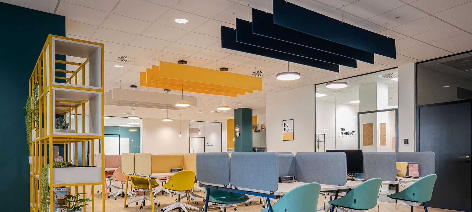 Millshaw Park Lane, Leeds - Image 1