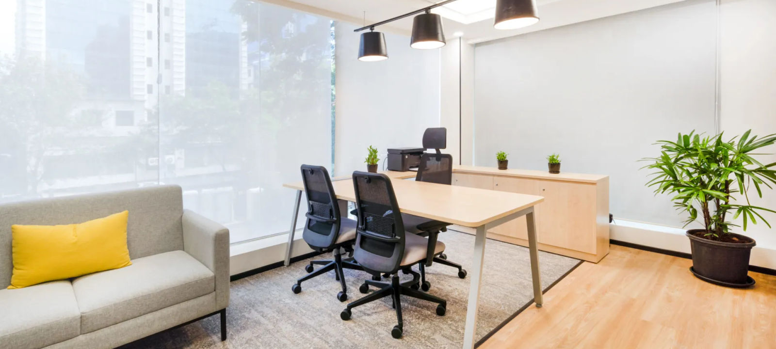 F3qh+qp8 Sector 18, Gurugram - Image 1