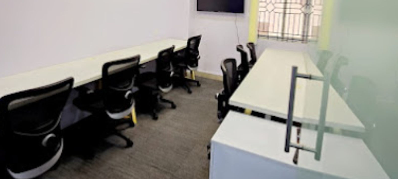 5 Hrbr Layout 1st Block Bank Avenue Colony, Bengaluru - Image 1