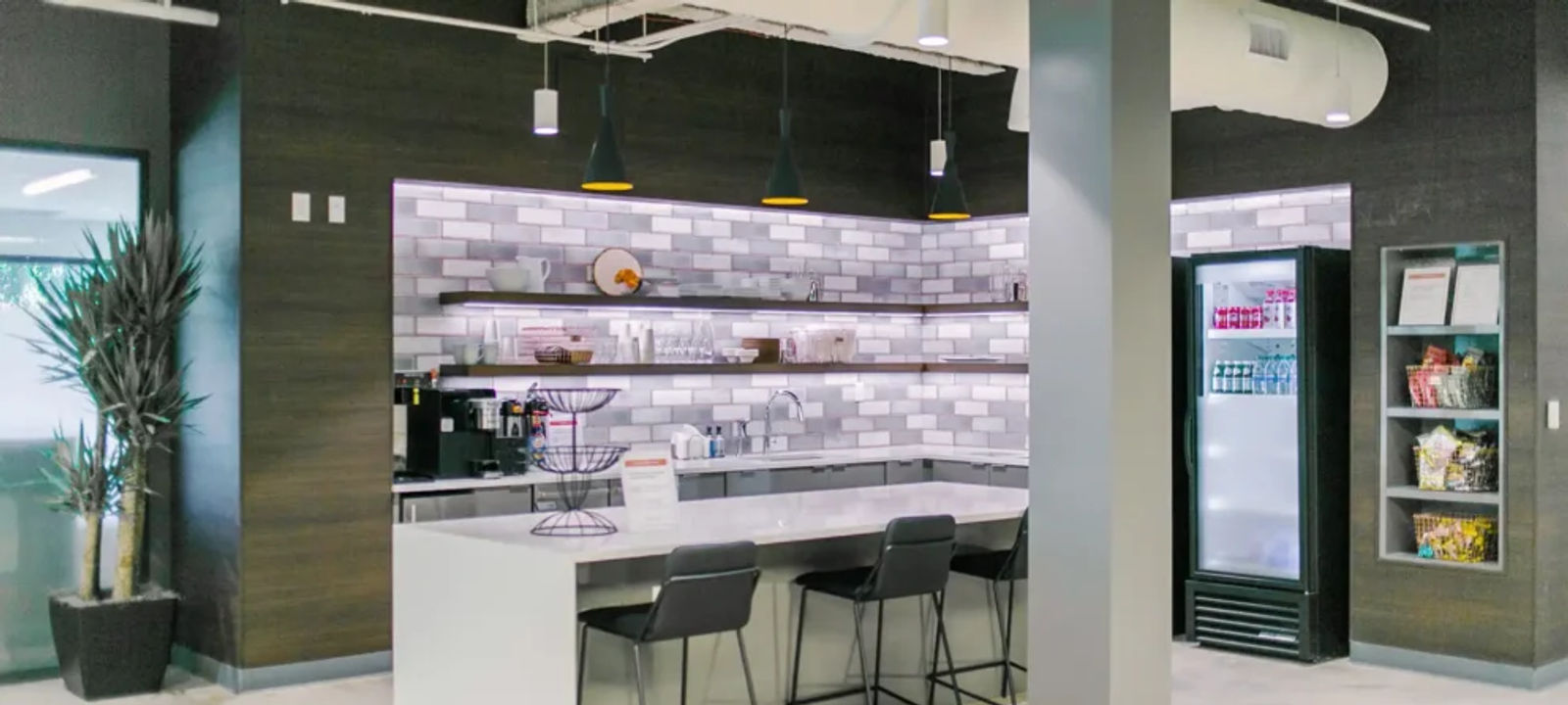 6584 Poplar Avenue, Memphis - Image 1