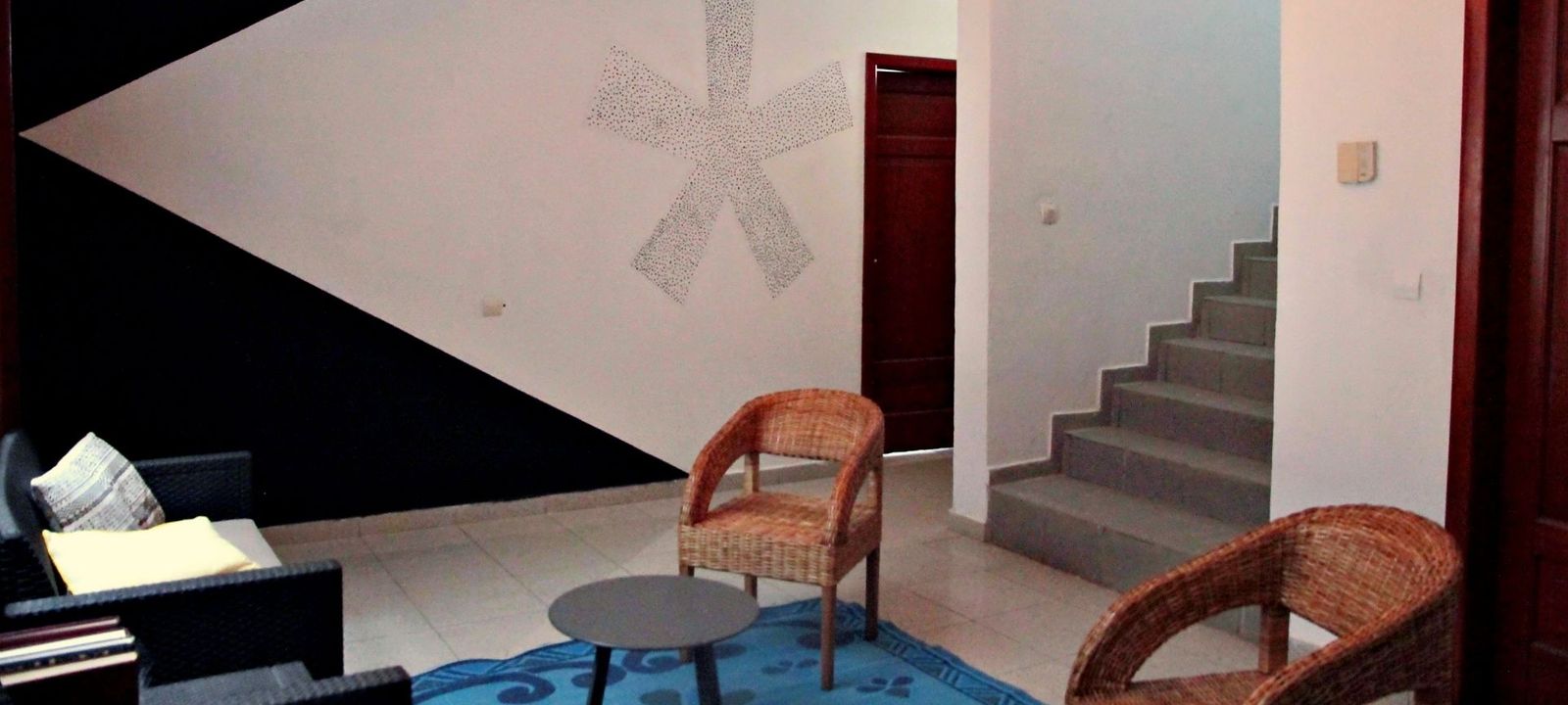 8224+mm5 Abidjan, Côte D'ivoire - Image 1