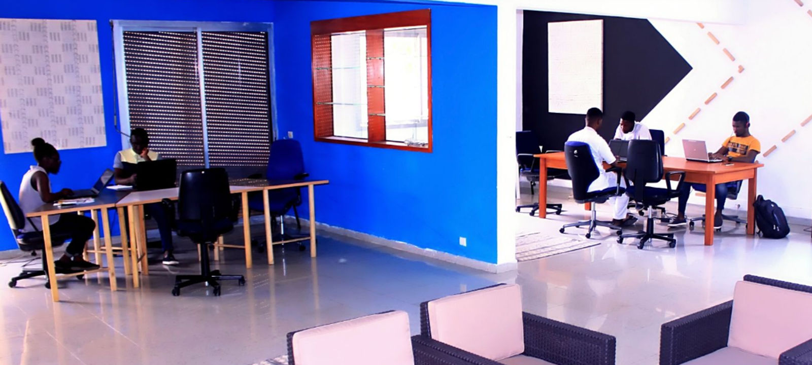 8224+mm5 Abidjan, Côte D'ivoire - Image 1